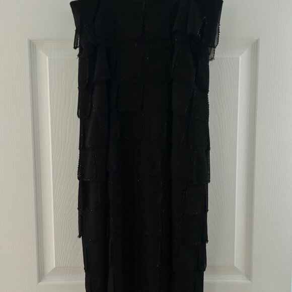 Black cocktail dress with beautiful beaded details - Picture 4 of 6